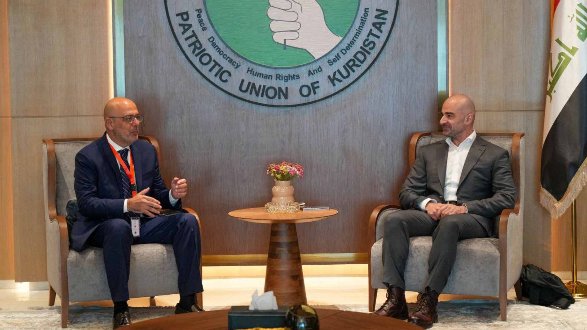 الرئيس بافل يبحث تعزيز العلاقات الثنائية مع الحزب التقدمي الاشتراكي في لبنان